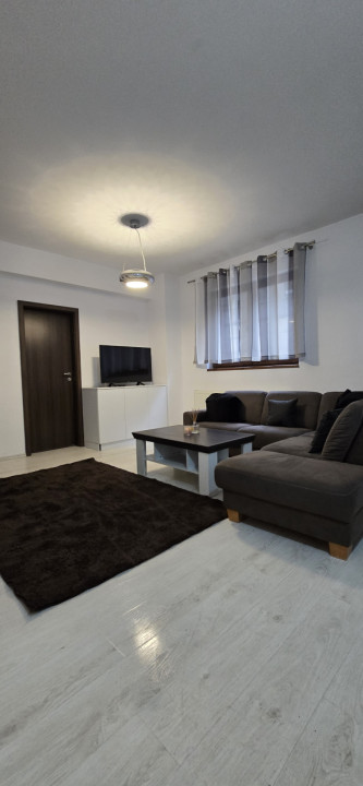 Apartament cu 3 camere, 77 mp, terasa 68 mp, parcare, zona Baciu