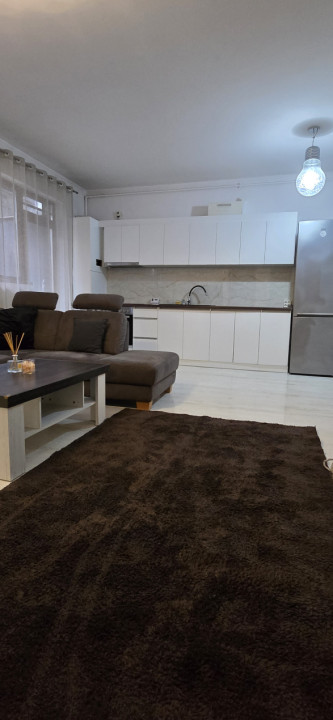 Apartament cu 3 camere, 77 mp, terasa 68 mp, parcare, zona Baciu