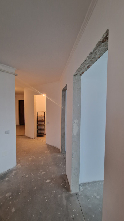 Apartament cu 3 camere, 70mp utili, parcare sub, Dambul R