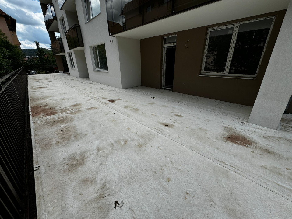 Apartament de 3 camere Finisat 63,80 mp, terasa 73.5 mp, zona Muzeul Apei