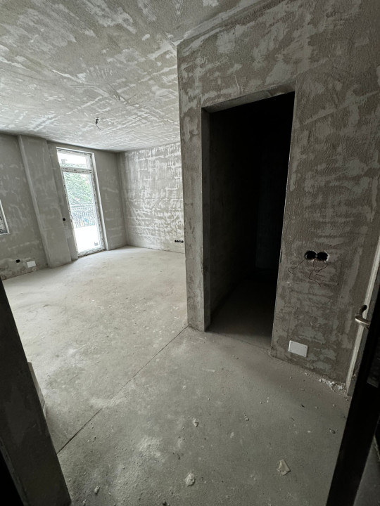 Apartament de 3 camere Finisat 63,80 mp, terasa 73.5 mp, zona Muzeul Apei