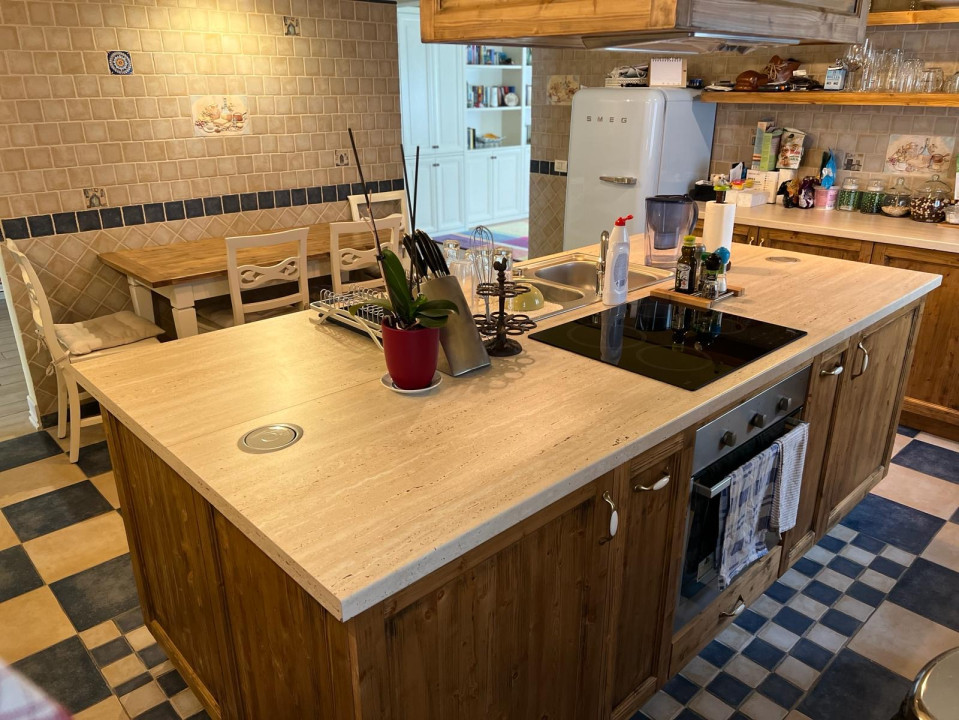 Apartament 4 camere, 230 mp utili, la cheie, 2 parcări, zona Lidl