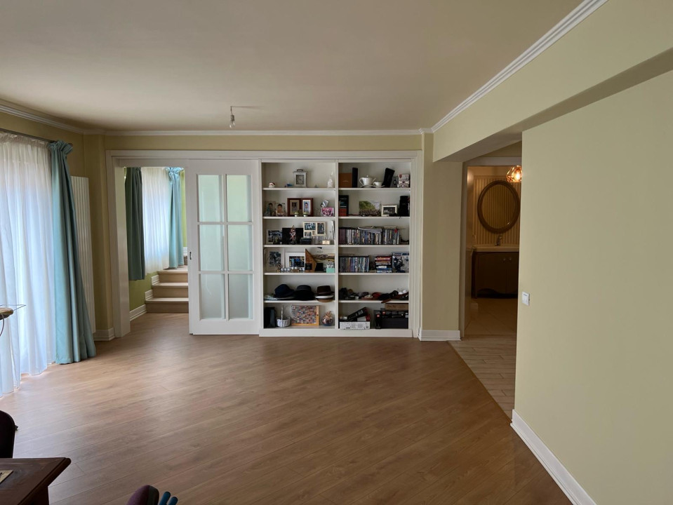 Apartament 4 camere, 230 mp utili, la cheie, 2 parcări, zona Lidl