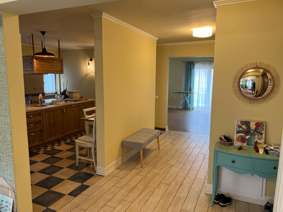 Apartament 4 camere, 230 mp utili, la cheie, 2 parcări, zona Lidl