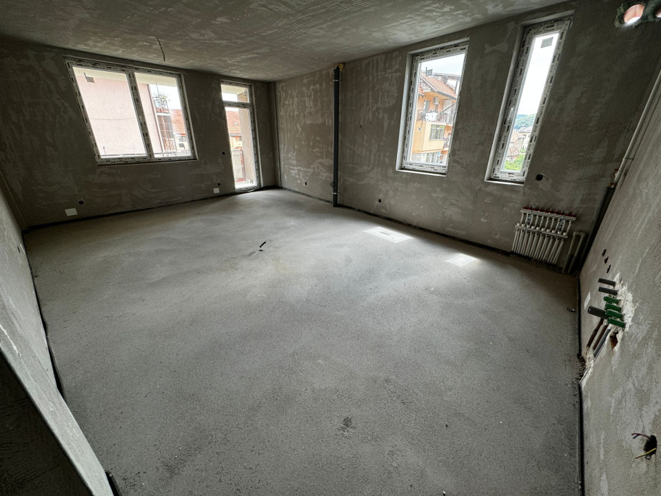Apartament de 3 camere, 71,34 mp, balcon 8,63 mp, FINISAT zona Muzeul Apei