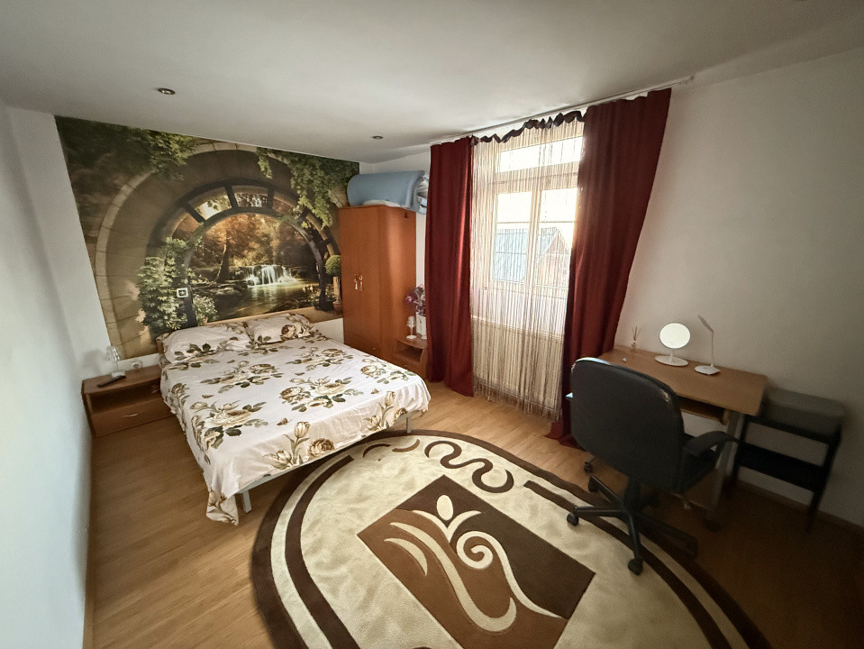 Casa cu 2 Camere 82 mp,Decomandat in zona Dambul Rotund