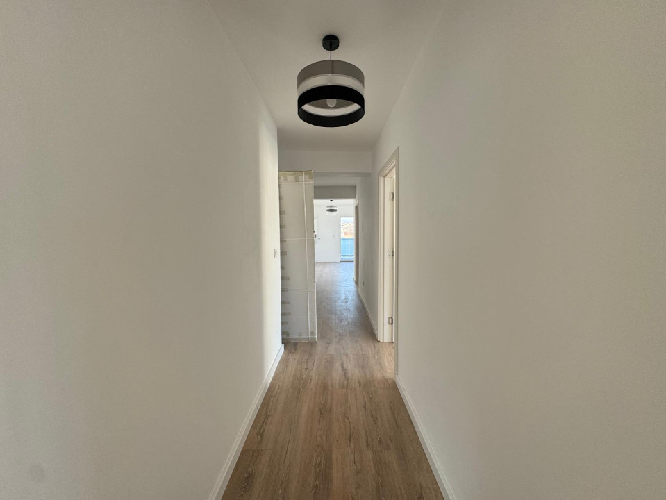 Apartament finisat 4 camere, 2 băi, 93,3 mp utili, etaj retras, Dambul Rotund