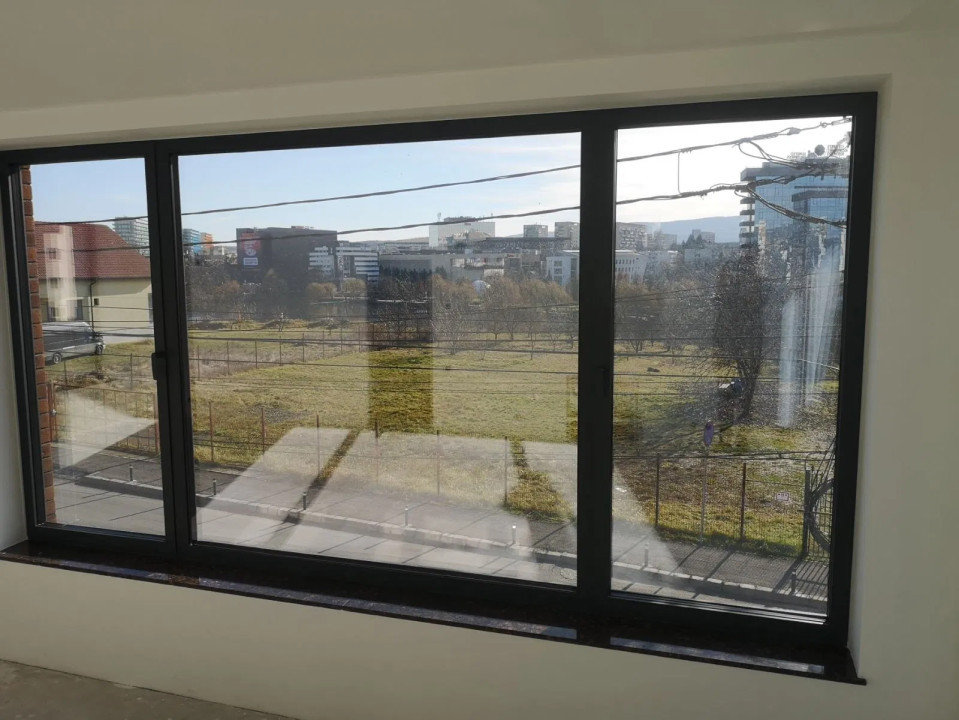 Spatiu de inchiriat, 303 MP,  intre Lacuri 