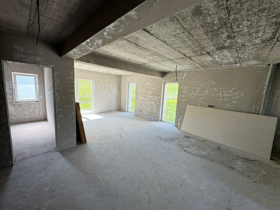 Duplex construit la standarde înalte de calitate la intrare in Corusu