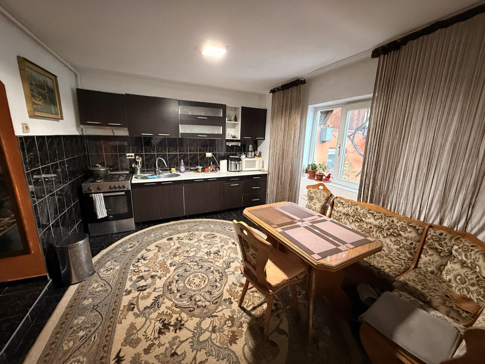 Casa cu 3 camere plus 2 anexe, 120 MP + Teren 179 MP, Gruia