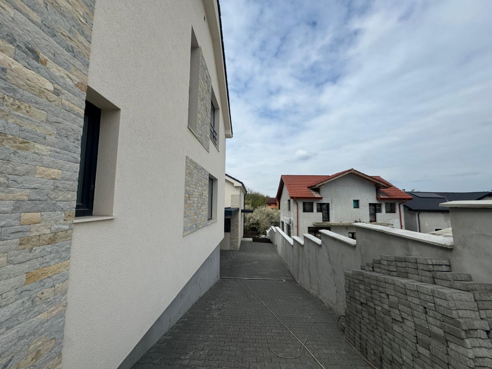 Casa 4 camere, 120 mp utili, teren, CF disponibil, zona Aerodromului Dezmir 