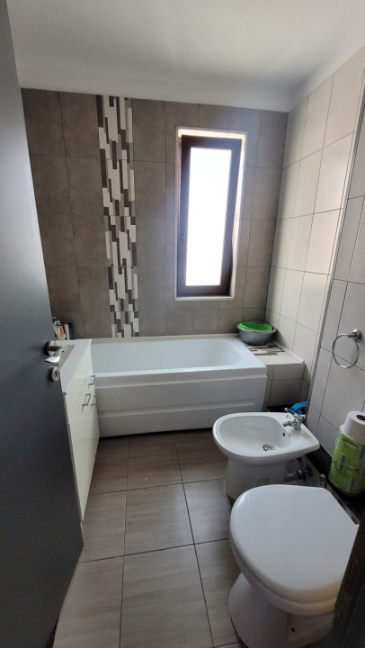 Apartament 3 camere, 71mp utili, Etaj Intermediar, zona Sub Cetate