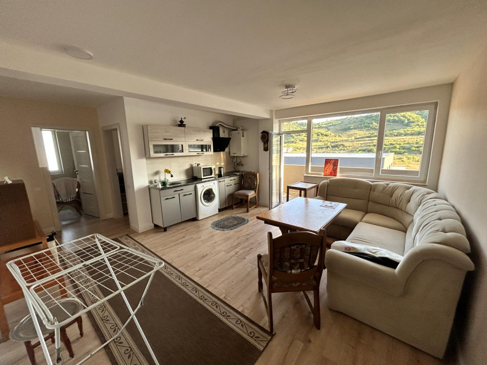 Apartament cu 2 camere, 42 mp, parcare, balcon, zona Urusagului