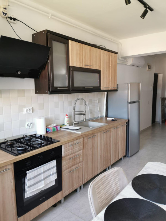 Apartament de 2 camere DECOMANDATE, 53 mp, 2 balcoane, parcare, zona Porii
