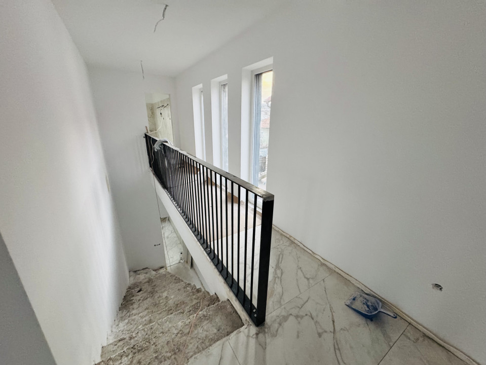 Casa tip Duplex,4 Camere,Semifinisat,100 mp,Teren 150 mp,Parcare, Calea Baciului
