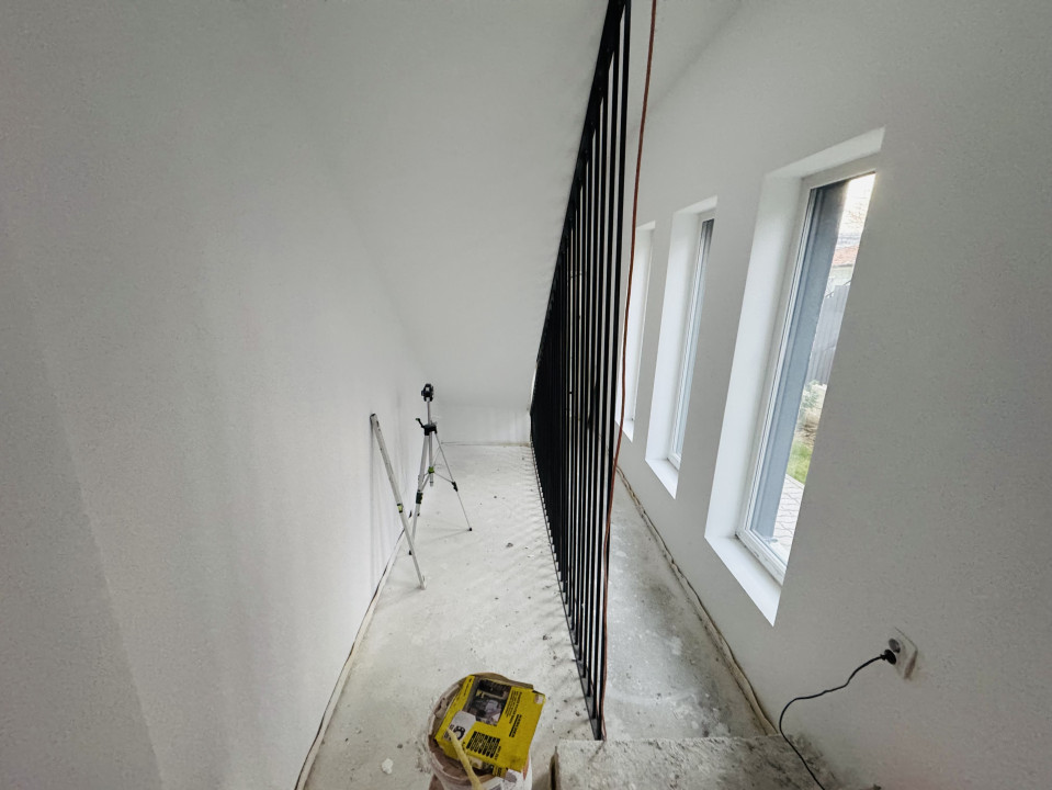 Casa tip Duplex,4 Camere,Semifinisat,100 mp,Teren 150 mp,Parcare, Calea Baciului