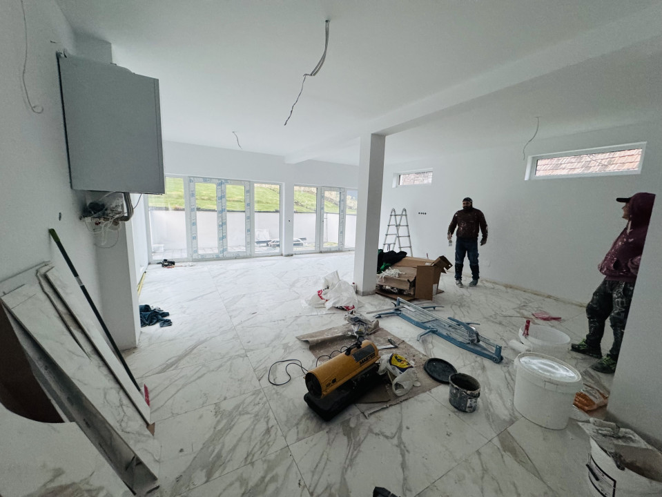 Casa tip Duplex,4 Camere,Semifinisat,100 mp,Teren 150 mp,Parcare, Calea Baciului