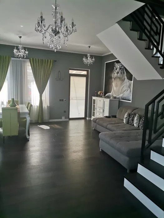 Casa de 4 camere, ultra-lux, 162  mp utili, gradina, Zona Tauti