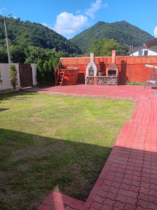 Casa de vanzare de 6 camere,162 mp zona Somesul Rece