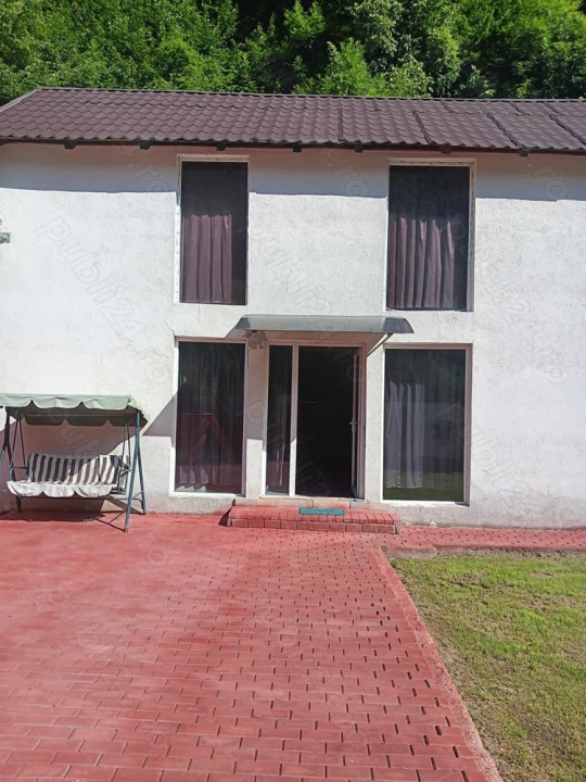 Casa de vanzare de 6 camere,162 mp zona Somesul Rece