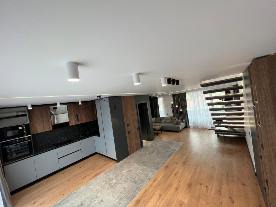 Penthouse pe 2 nivele, semidecomandat, 115mp, zona Dedeman 