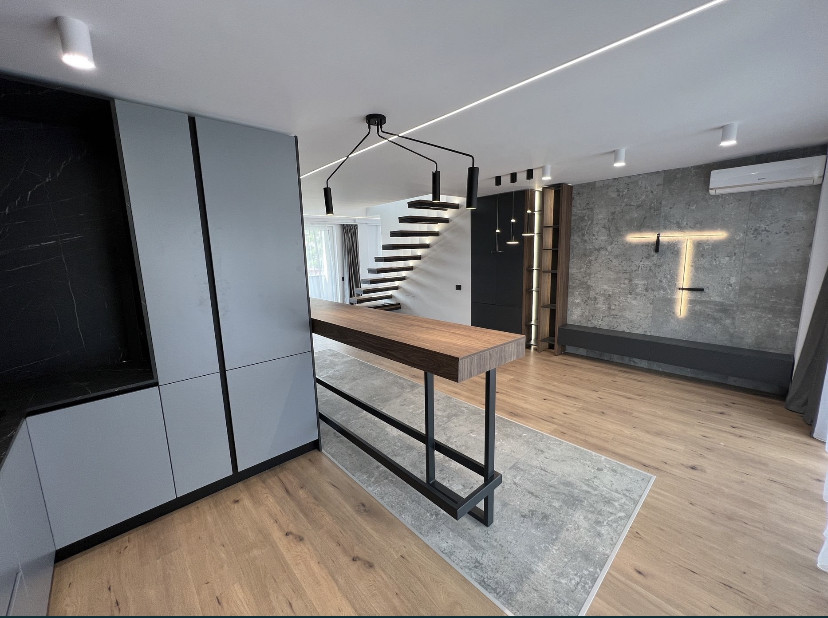 Penthouse pe 2 nivele, semidecomandat, 115mp, zona Dedeman 
