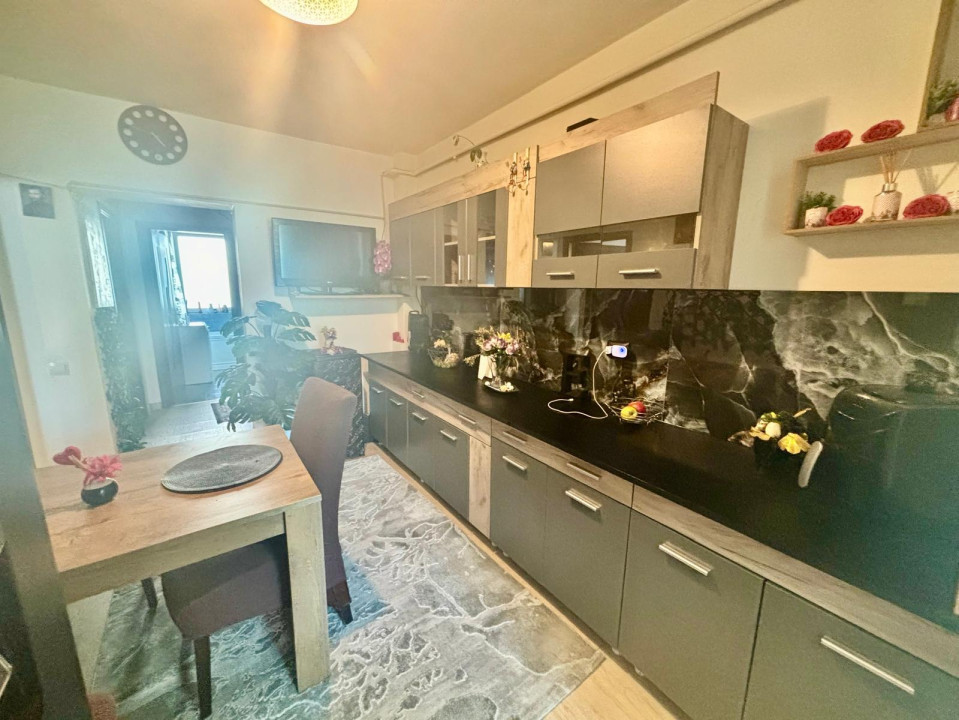 Apartament cu 2 camere decomandate