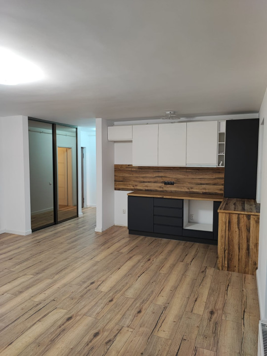 Apartament SUB CETATE cu 2 camere, 55 mp PARCARE SUBTERANA