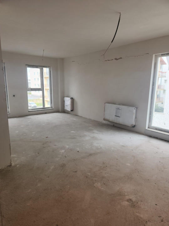 Apartament de 3 camere, semifinisat, 67 mp, balcon 4mp, parcare, zona Cetatii