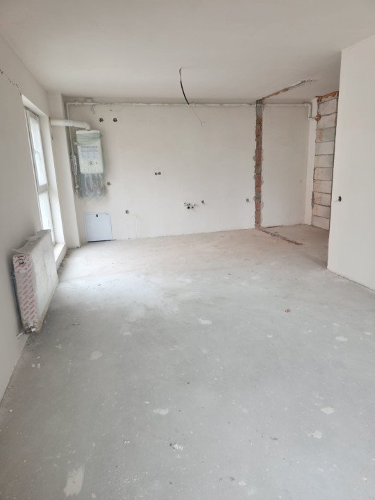 Apartament de 3 camere, semifinisat, 67 mp, balcon 4mp, parcare, zona Cetatii