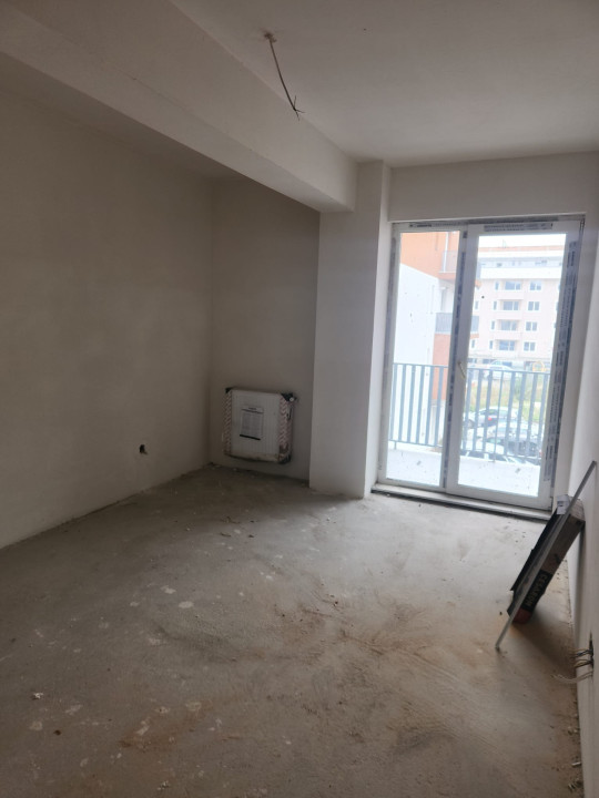 Apartament de 3 camere, semifinisat, 67 mp, balcon 4mp, parcare, zona Cetatii
