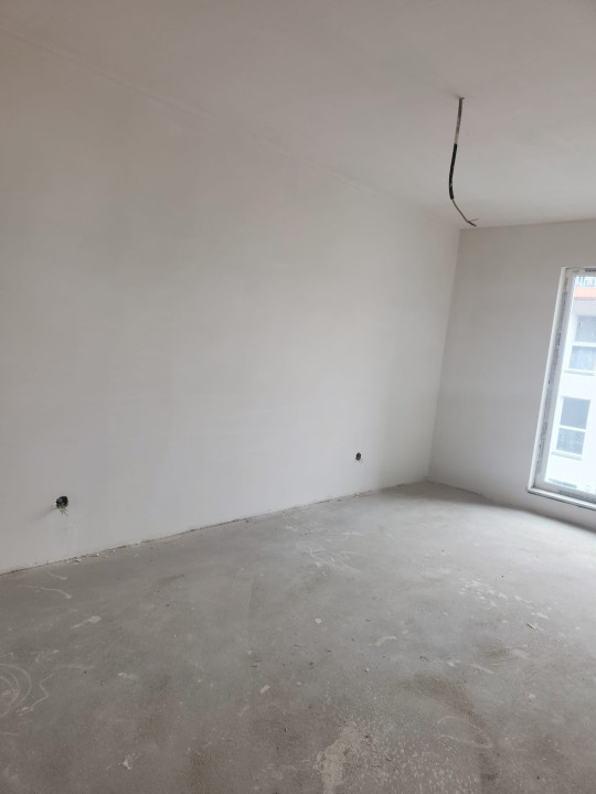 Apartament de 3 camere, semifinisat, 67 mp, balcon 4mp, parcare, zona Cetatii