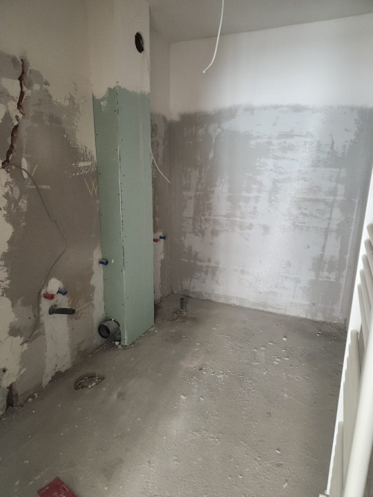 Apartament de 3 camere, semifinisat, 67 mp, balcon 4mp, parcare, zona Cetatii