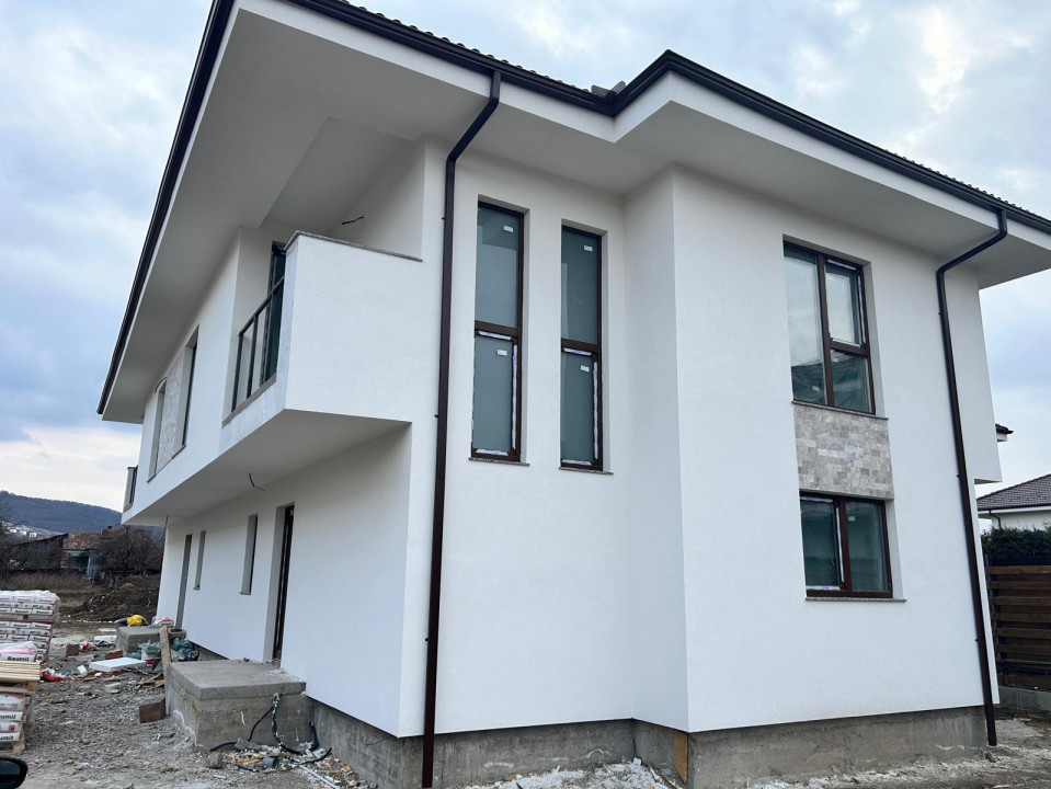 Duplex Muzeul Apei 115mp utili 4 camere 2 bai semifinisat 