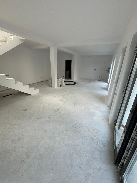 Duplex 4 camere, 2 parcari, 162 mp utili, zona Corneliu Coposu