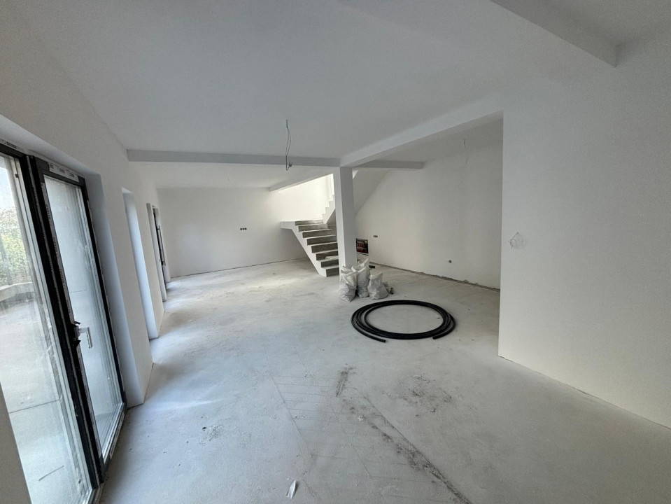 Duplex 4 camere, 2 parcari, 162 mp utili, zona Corneliu Coposu