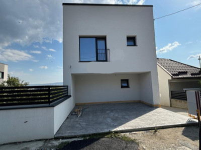 Duplex 4 camere, 2 parcari, 162 mp utili, zona Corneliu Coposu