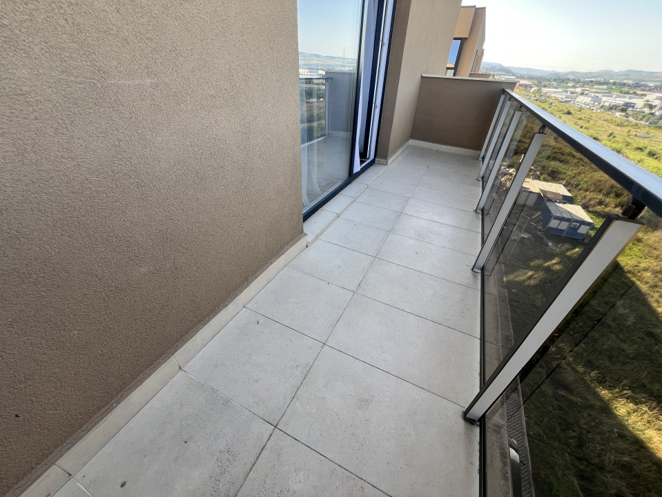 Apartament de 3 camere, 90 mp, terase 30 mp, garaj, zona Sesul de Sus