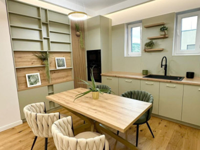 Apartament de 3 camere, 90 mp, terase 30 mp, garaj, zona Sesul de Sus