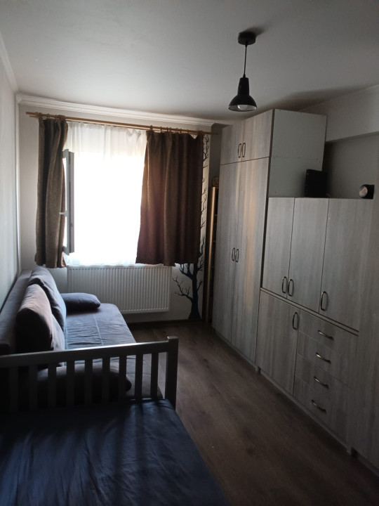 apartament cu 2 camere decomandate si parcare CF