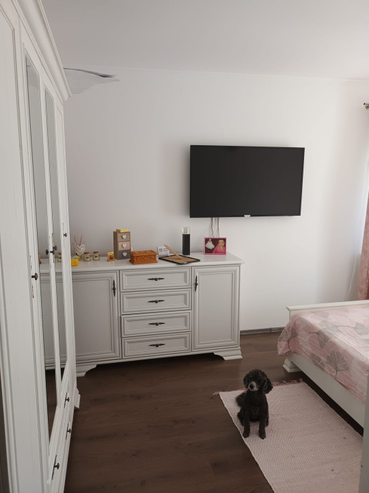 apartament cu 2 camere decomandate si parcare CF