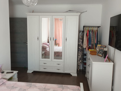 apartament cu 2 camere decomandate si parcare CF