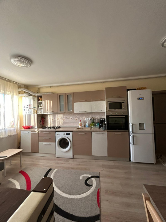 Apartament 3 camere  cu suprafata de 50 mp, in zona Petrom Baciu.