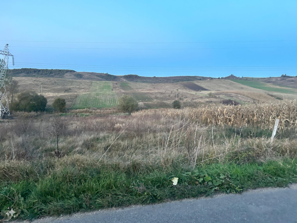 Teren de vanzare 2400mp front 20ml la 15 km de Gara Cluj