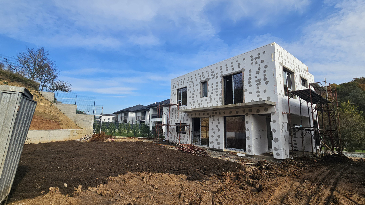 Casa individuala, 140mp utili, garaj, teren 588mp, Roata Faget