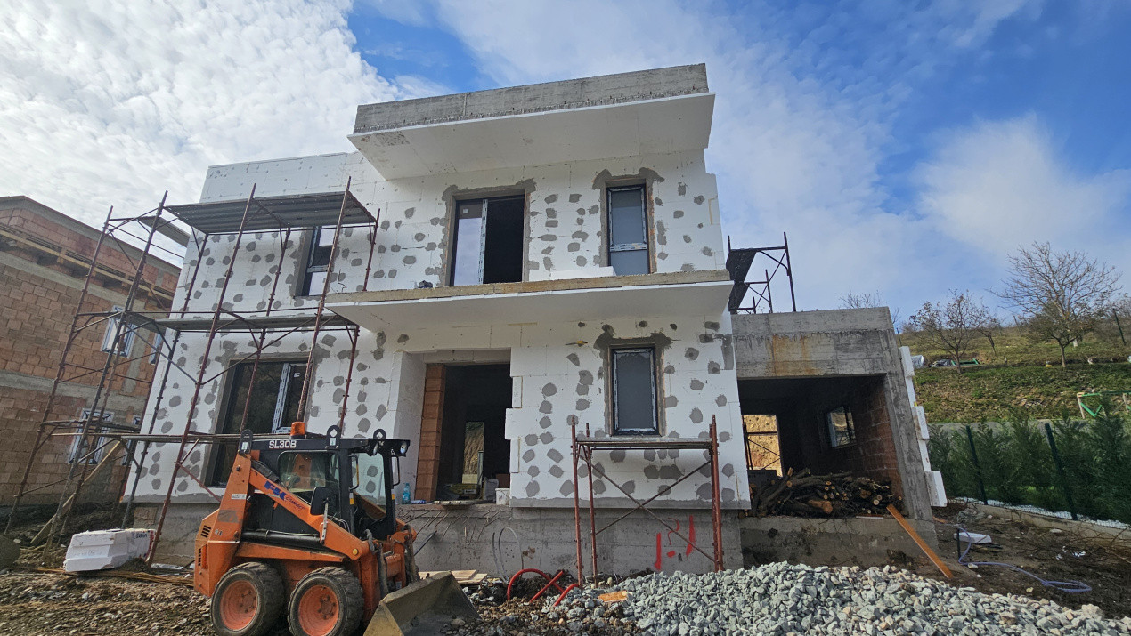 Casa individuala, 140mp utili, garaj, teren 588mp, Roata Faget