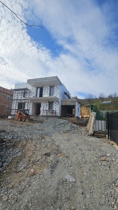 Casa individuala, 140mp utili, garaj, teren 588mp, Roata Faget