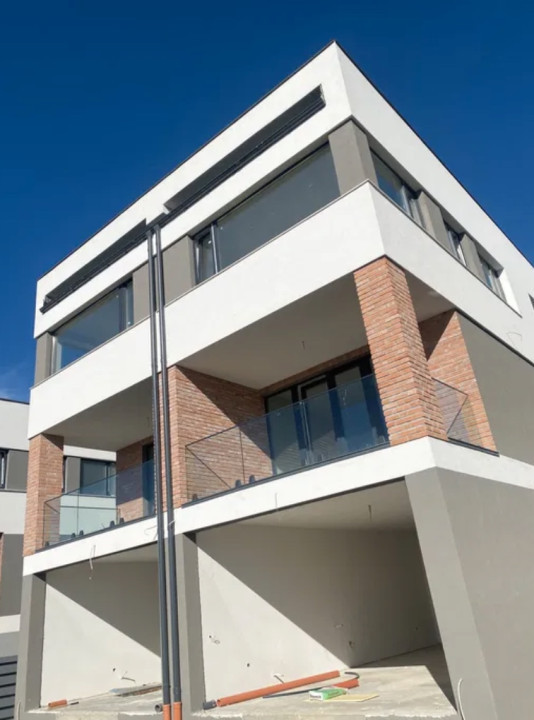 Duplex nou semifinisat 190 mp, teren 290 mp, cartier Voronet 