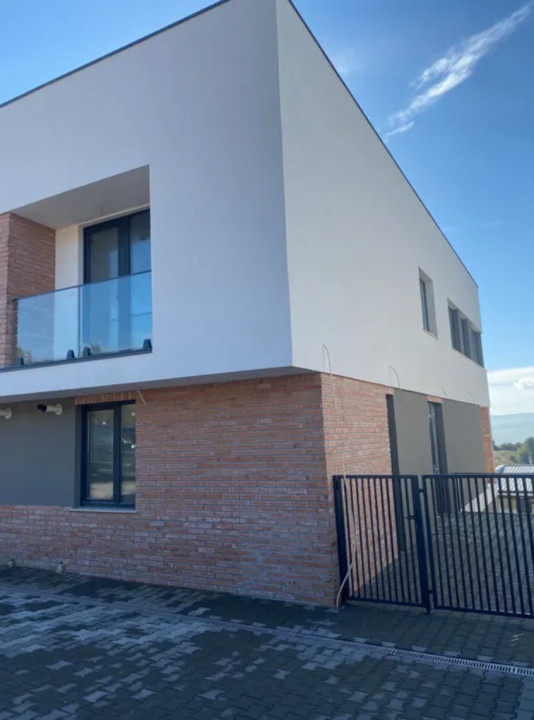 Duplex nou semifinisat 190 mp, teren 290 mp, cartier Voronet 