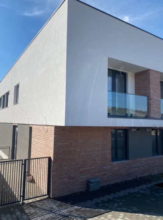 Duplex nou semifinisat 190 mp, teren 290 mp, cartier Voronet 